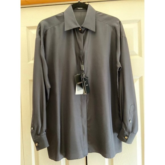 Dolce and Gabbana Silk Logo Collar Blouse Black EU 38/US Size 2 $1,445. Never wo
